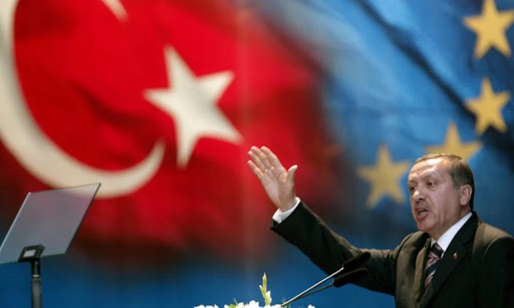 Guardian: Ο "στρουθοκαμηλισμός" της ΕΕ έναντι στον "ταραχοποιό" Ερντογάν